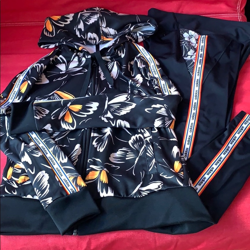 Casual Adidas printed jacket and jogger Set